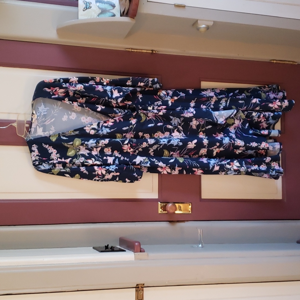 Flattering wrap style dress 3x